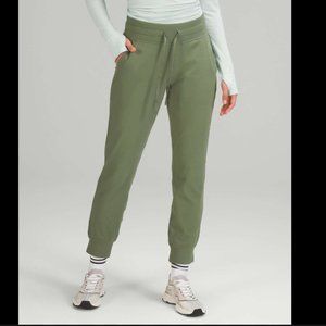 Lululemon Ready to Rulu 7/8 Joggers in Size 6